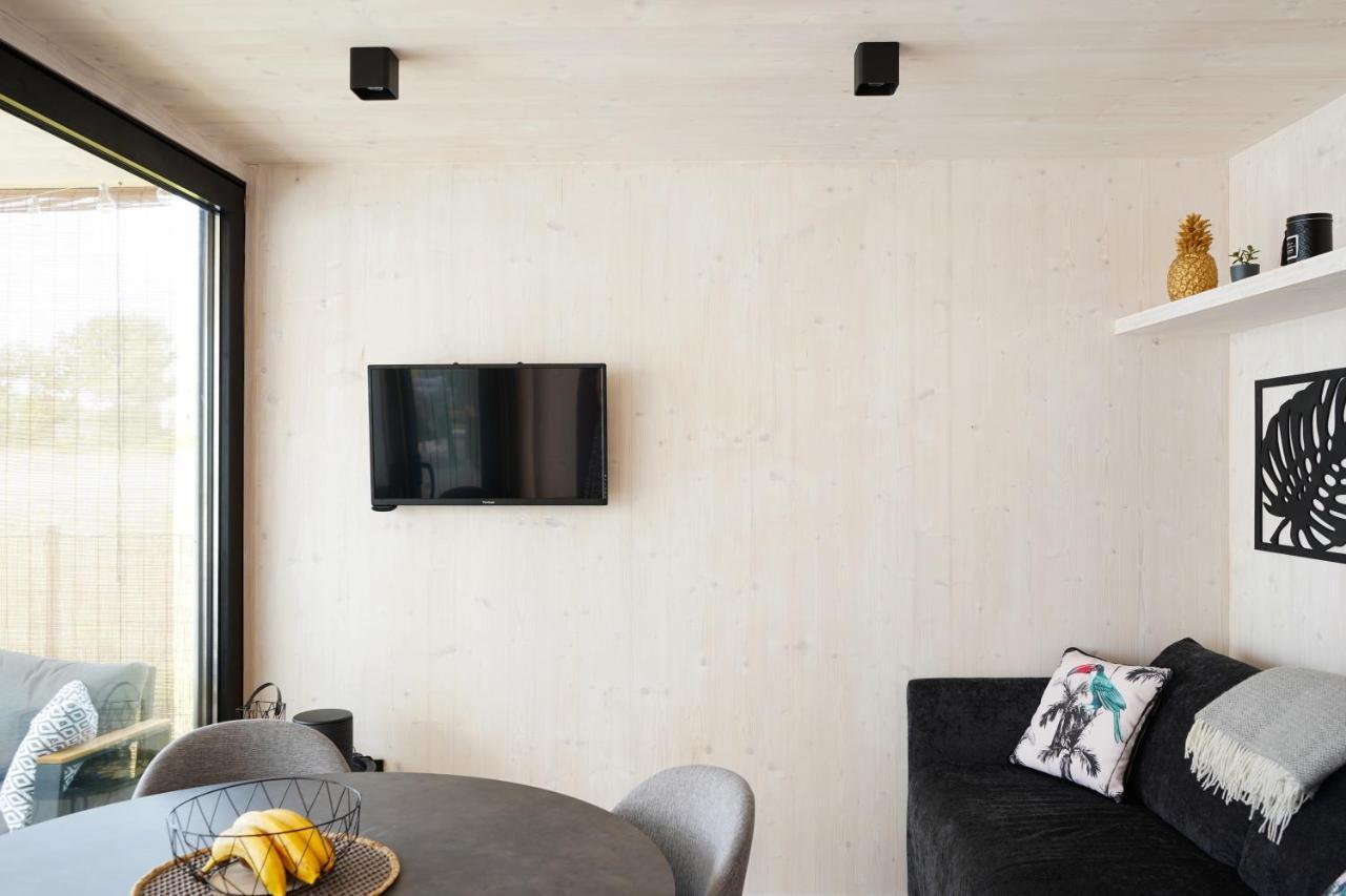 Boutique Style Eco-Beachhouse, Private Jacuzzi ปริฟลากา ภายนอก รูปภาพ
